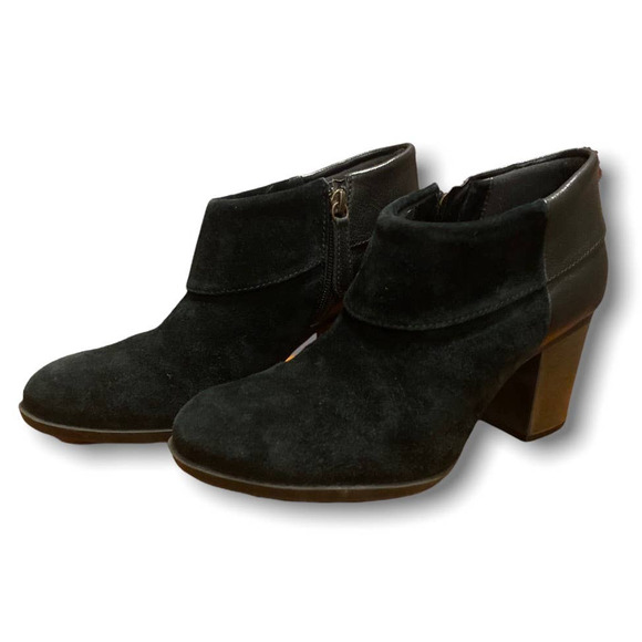 Clarks Enfield Canal Black Suede Side Zip Heeled Booties - Picture 3 of 10